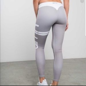 Aim’n Gray Stripe Leggings